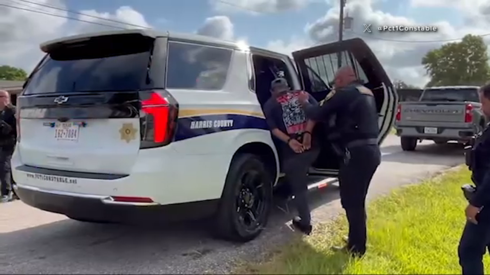 Alvin man arrested for solicitation of a minor after bragging about exposing himself to Amazon drivers: Pct. 1