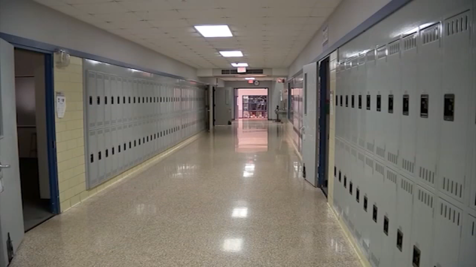 Enrollment decline, lunch cuts, bus routes: Houston ISD begins school year with new changes