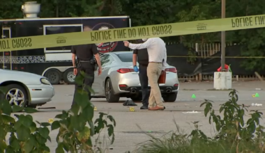 Man killed, 4 injured in shooting at SE Houston gas station parking lot known as 'Club Chevron': HPD