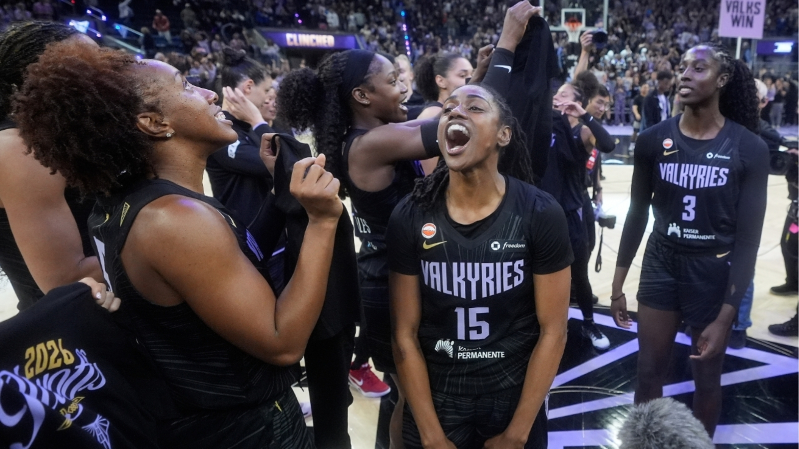 Golden State Valkyries secure playoff berth with 78-70 win over Dallas Wings