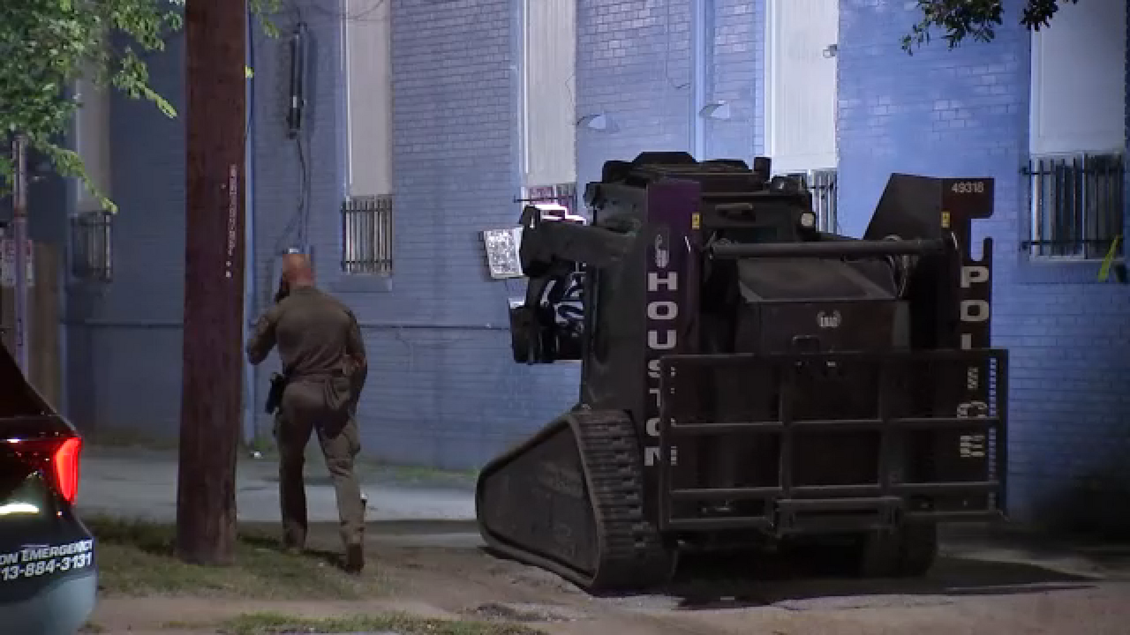 SWAT standoff at northside Houston apartment ends with officers flying drone into building, HPD says