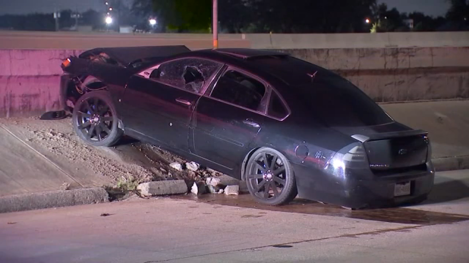 3 men shot in NE Houston; crashed vehicles found with bullet holes, HPD says