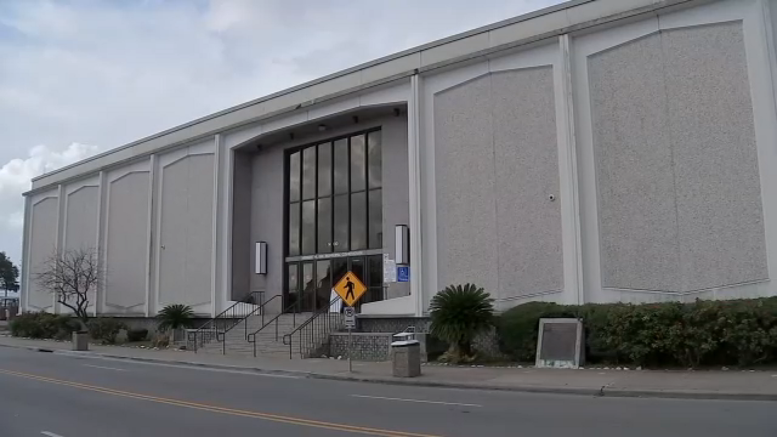 Power outage causes municipal courts to close, City of Houston officials say
