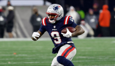 Sources: Patriots trading Boutte to Texans for Reed, draft pick