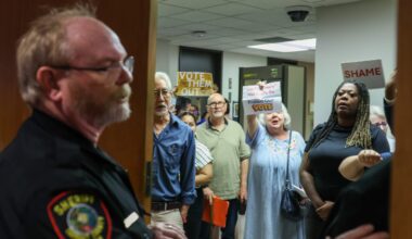 How many voting sites does Tarrant County need? Commissioners to decide in September