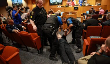 Released after arrest at Tarrant meeting, former lawmaker considers suing county judge