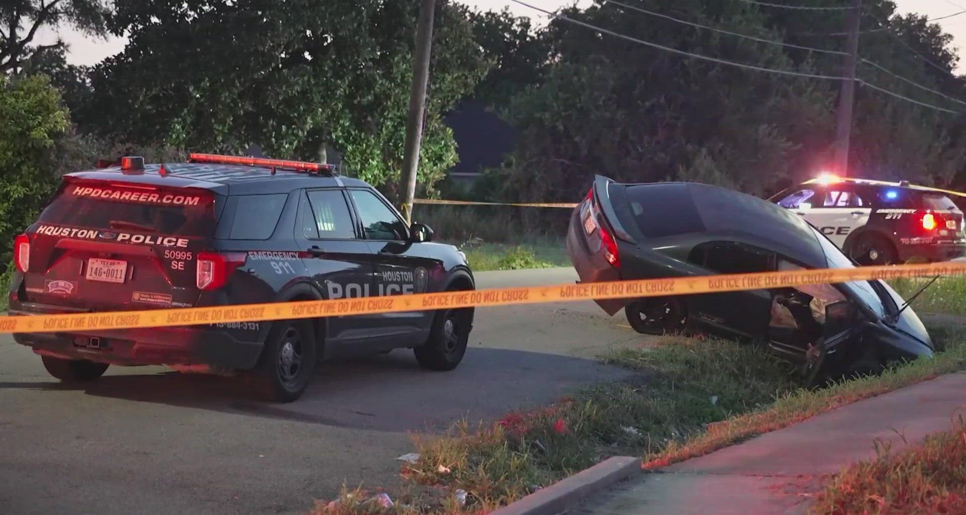 19-year-old killed after apparent robbery in southeast Houston, police say