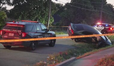 19-year-old killed after apparent robbery in southeast Houston, police say