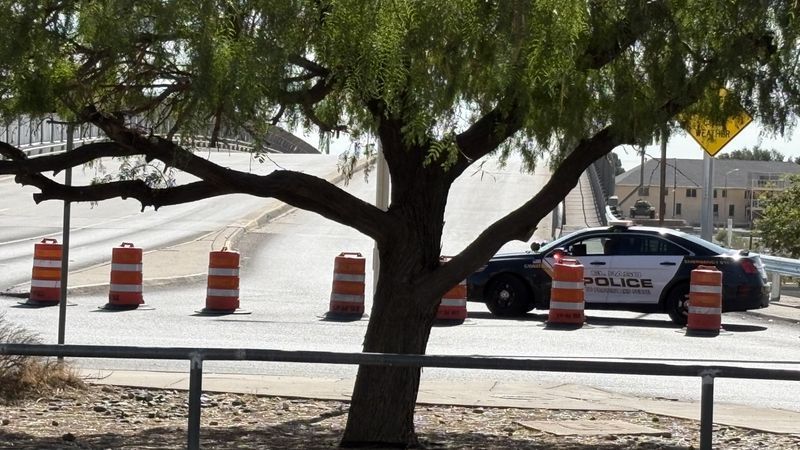 El Paso police are investigating a deadly single-vehicle crash on US 54 North at the Cassidy exit in El Paso. (Credit: KFOX14/CBS4)
