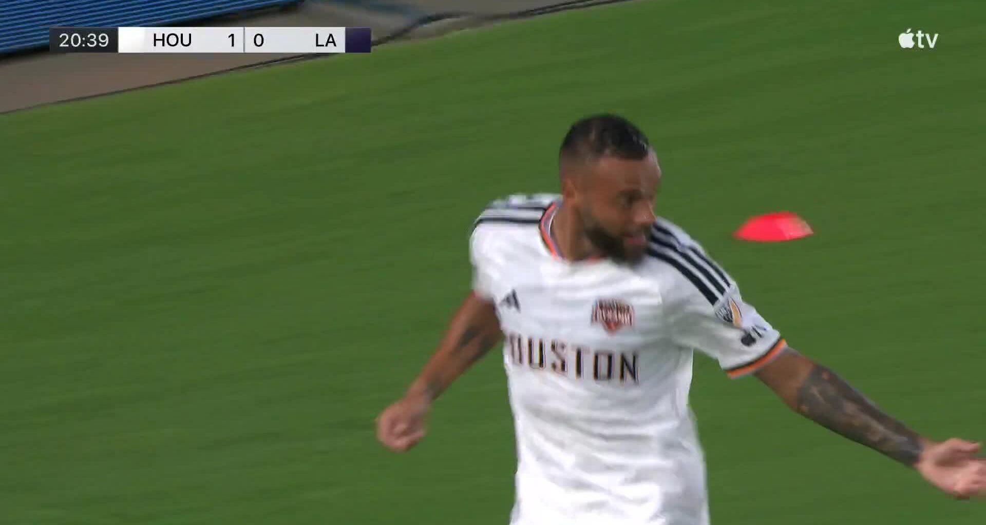 Dynamo beats Galaxy for fourth straight shutout