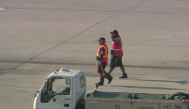 Houston airport workers to receive pay raises under mayor’s executive order