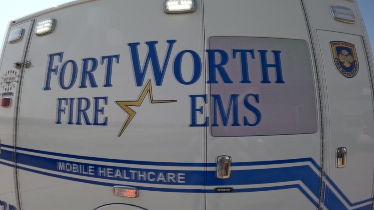 Fort Worth house fire injures two firefighters and displaces residents – NBC 5 Dallas-Fort Worth