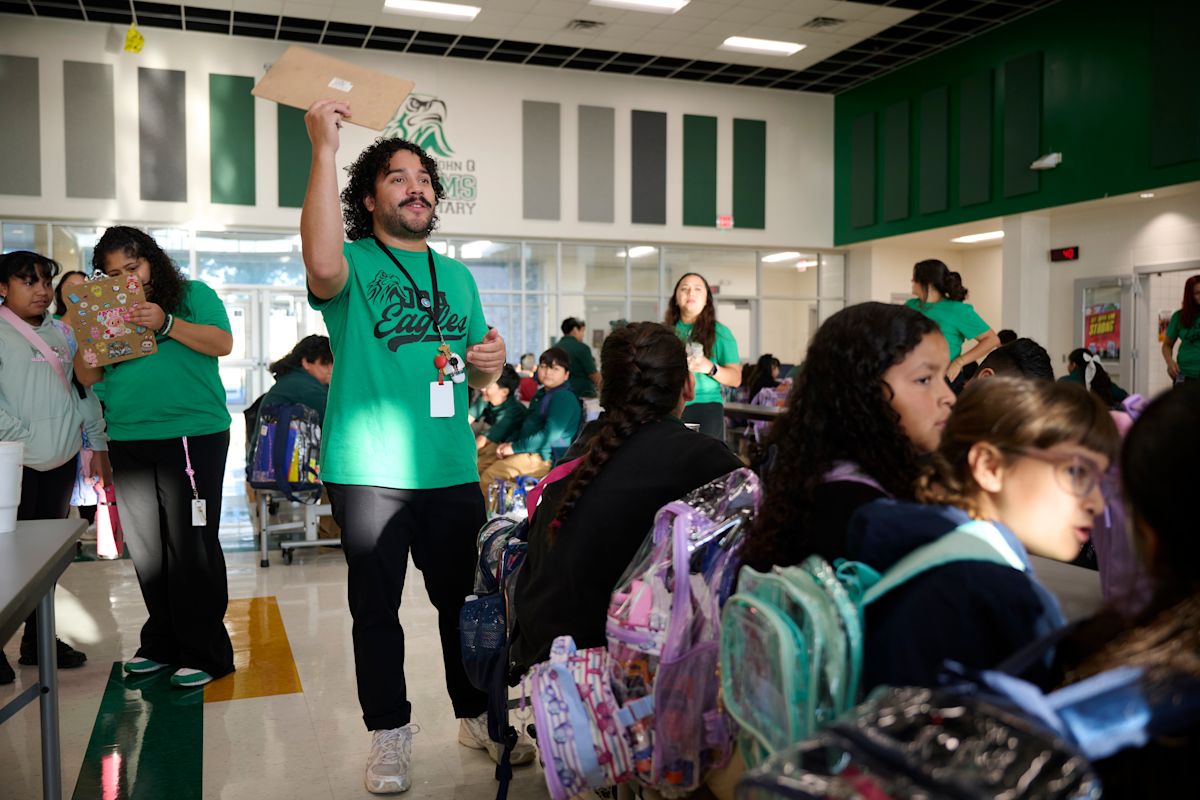 Get Involved With Dallas ISD keeps up school spirit all year long