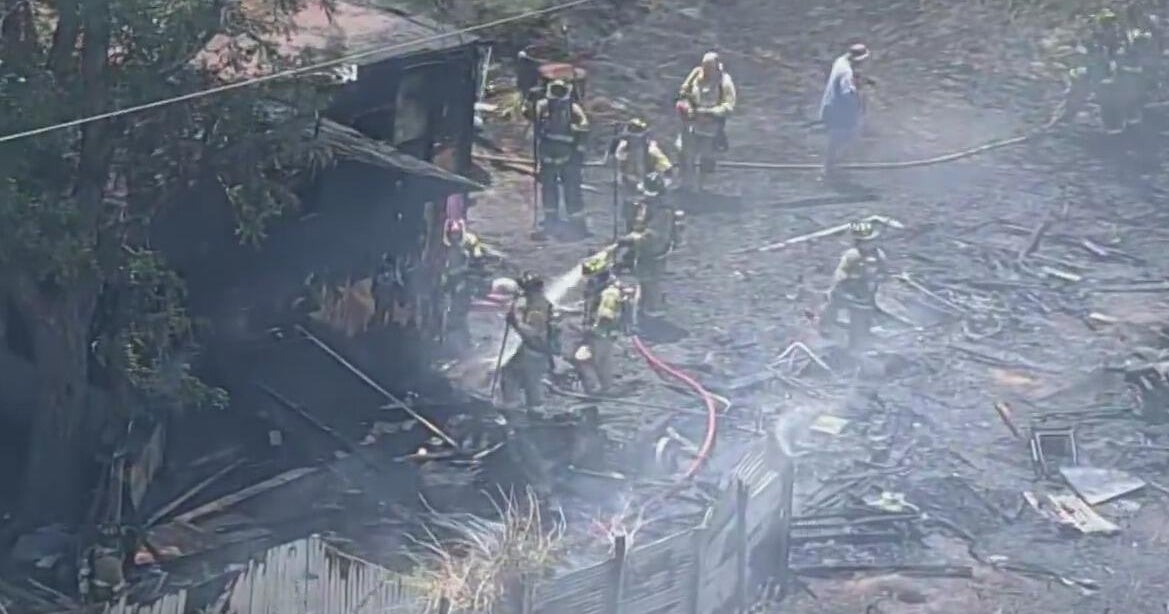 Fort Worth crews battle blaze near railroad line