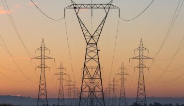Texas lawmakers under fire for advancing transmission line plan using eminent domain | Texas