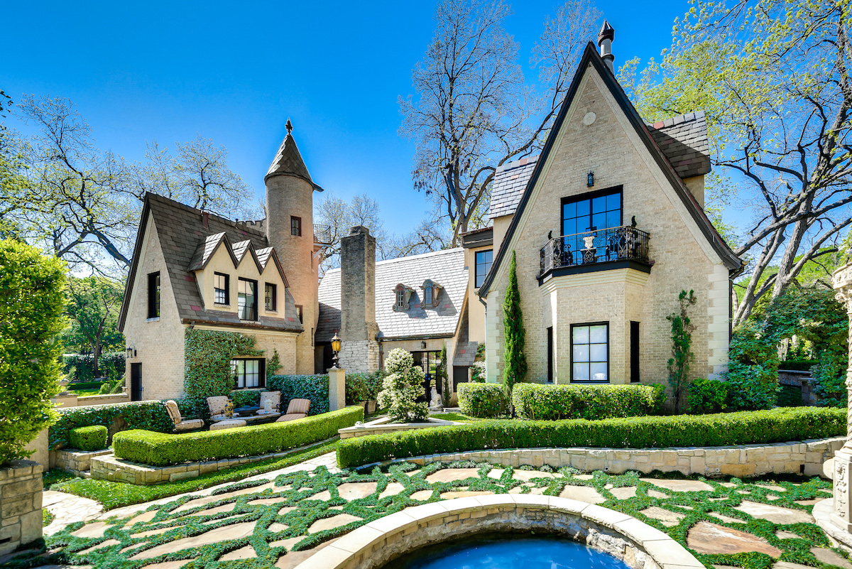 Chateau des Grotteaux, Dallas’ $6 million castle, is going to auction