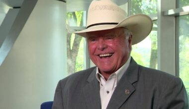 Texas Ag Commissioner Sid Miller demands answers after nearly 30,000-pound beef recall