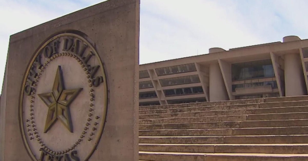 Lawsuit seeks repairs to Dallas City Hall