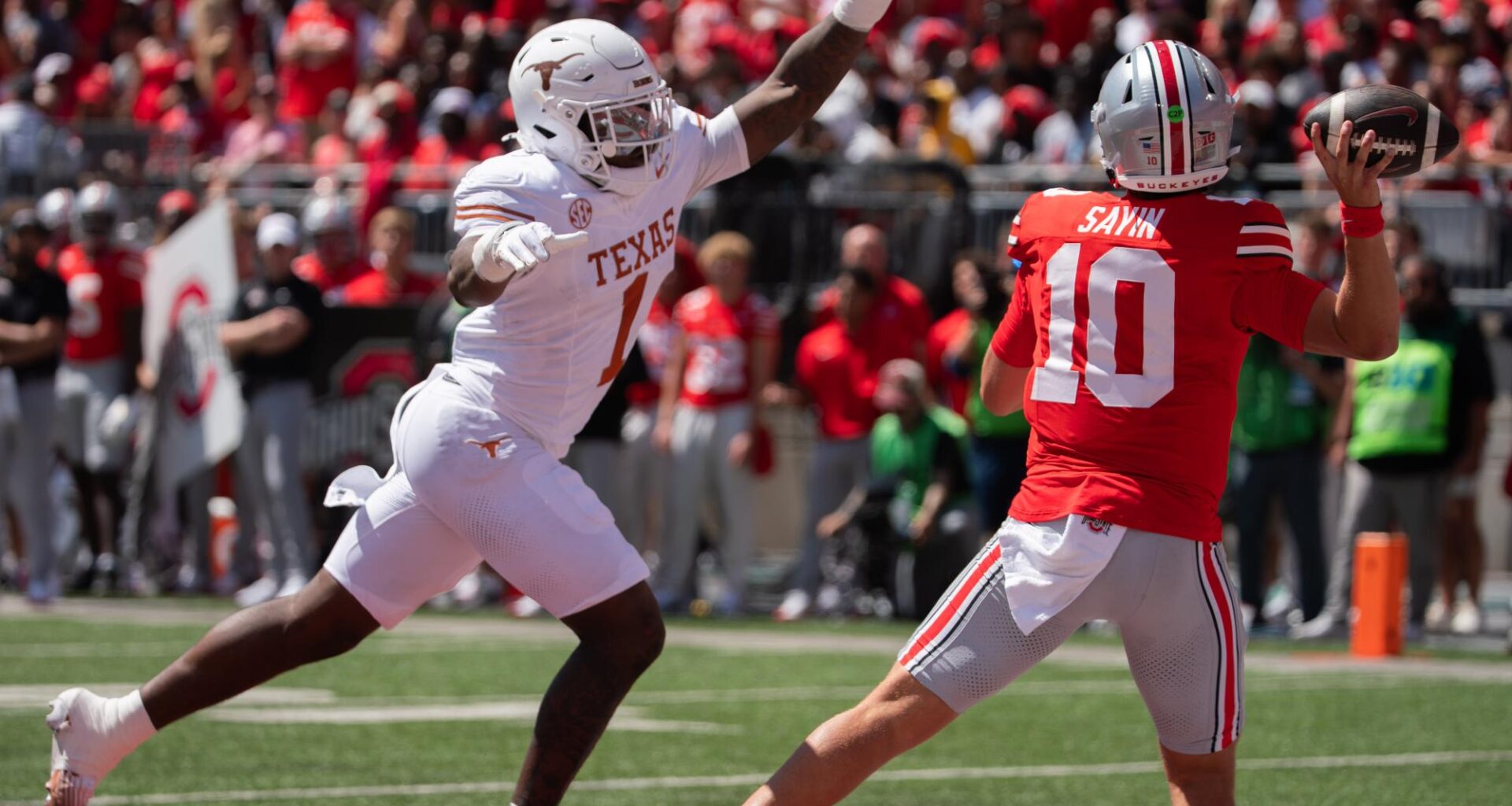Colin Simmons embraces leadership role as Texas chases national title – The Daily Texan
