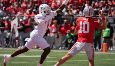 Colin Simmons embraces leadership role as Texas chases national title – The Daily Texan