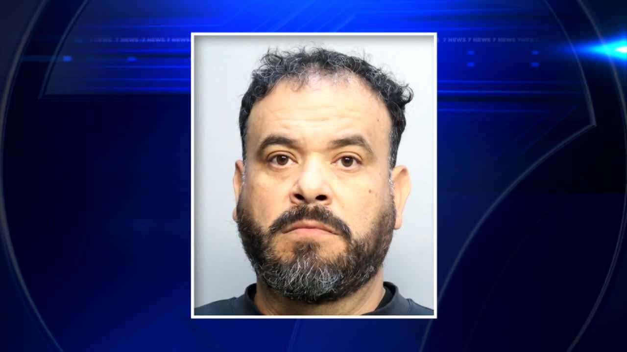 Texas man accused of shoving bartender at Bayside bonds out; victim says she suffered concussion, broken tooth - WSVN 7News | Miami News, Weather, Sports