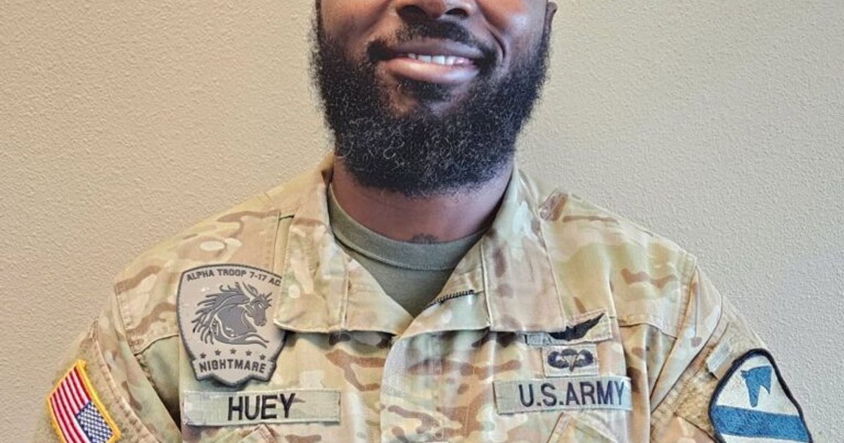 Army temporarily halts Apache helicopter training missions after Texas crash that killed 2 :: WRAL.com