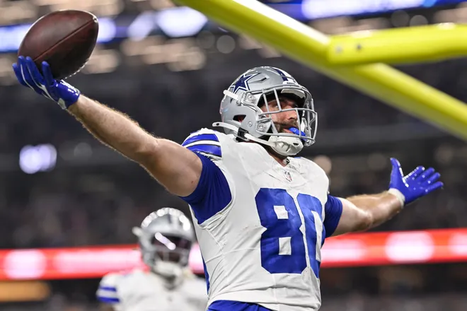 Aug 28, 2026; Arlington, Texas, USA; Dallas Cowboys tight end Mitch Van Vooren (80) celebrates after scoring a touchdown against the New Orleans Saints during the fourth quarter at AT & T Stadium. Mandatory Credit: Jerome Miron-Imagn Images