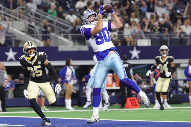 Aug 28, 2026; Arlington, Texas, USA; Dallas Cowboys tight end Mitch Van Vooren (80) makes a catch for a touchdown against the New Orleans Saints during the fourth quarter at AT & T Stadium. Mandatory Credit: Kevin Jairaj-Imagn Images