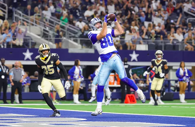 Aug 28, 2026; Arlington, Texas, USA; Dallas Cowboys tight end Mitch Van Vooren (80) catches a touchdown pass past New Orleans Saints safety Elliott Davison (35) during the second half at AT & T Stadium. Mandatory Credit: Kevin Jairaj-Imagn Images
