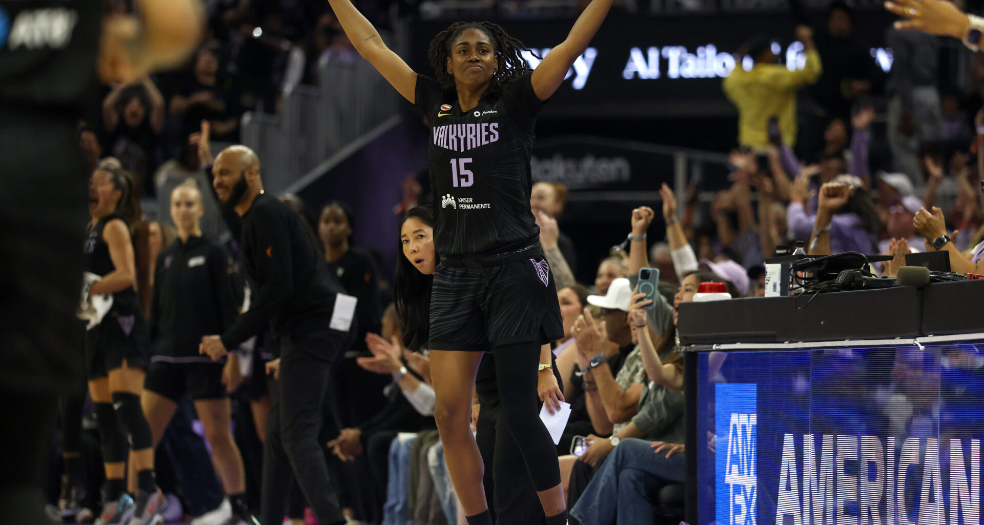 Golden State Valkyries clinch playoff spot with win over Dallas Wings