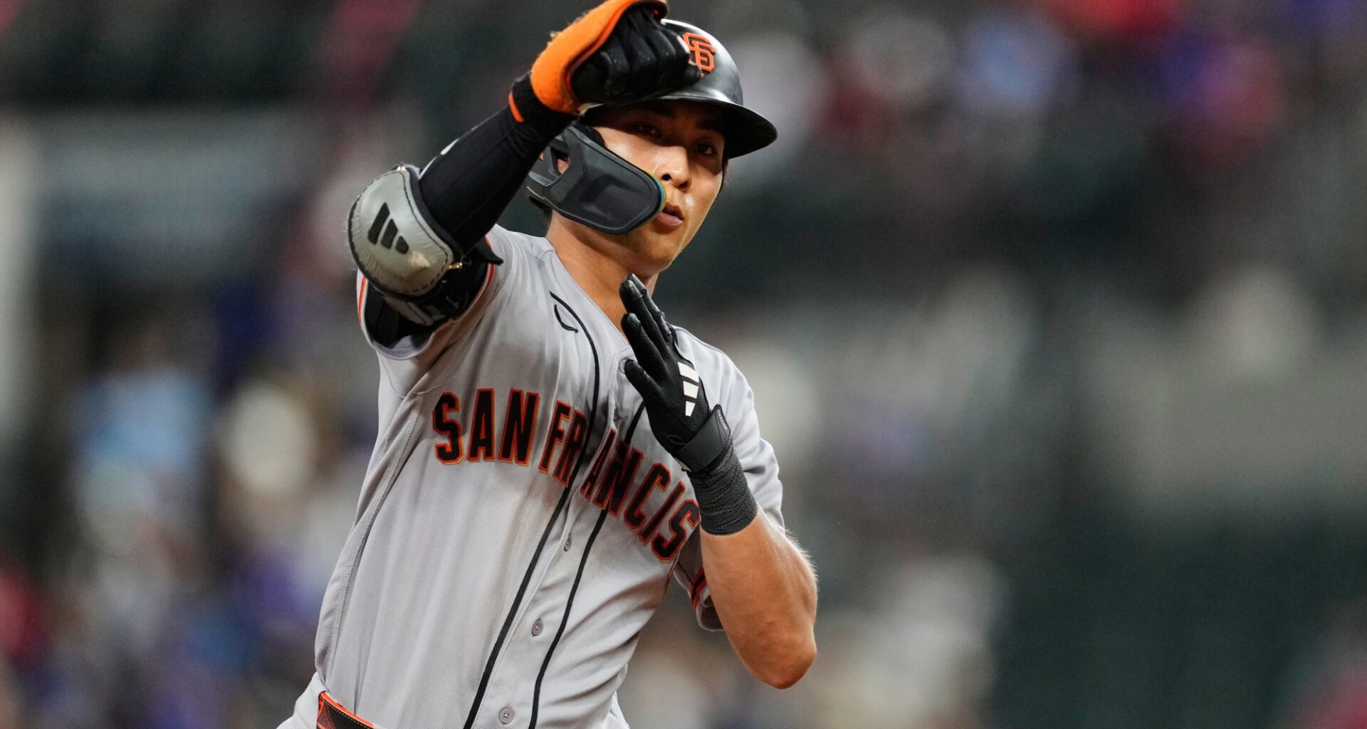 Jung Hoo Lee's two homers cap off SF Giants' hectic deadline day