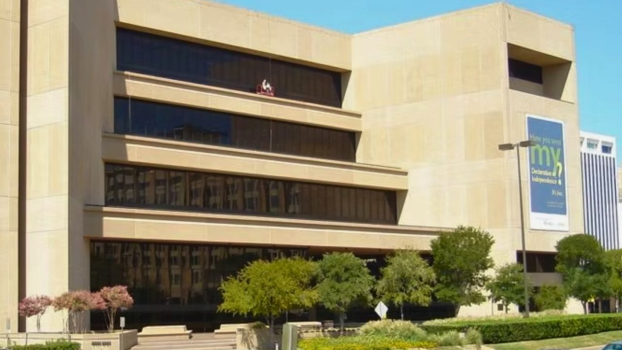 Dallas Stop: Pulitzer On The Road Exhibition
