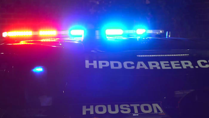 Houston police investigating reports of a body found in wooded area near Buffalo Bayou, Beltway 8