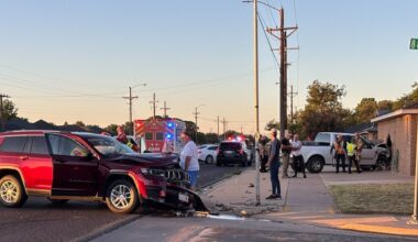 1 injured after car crashes into home in south Lubbock