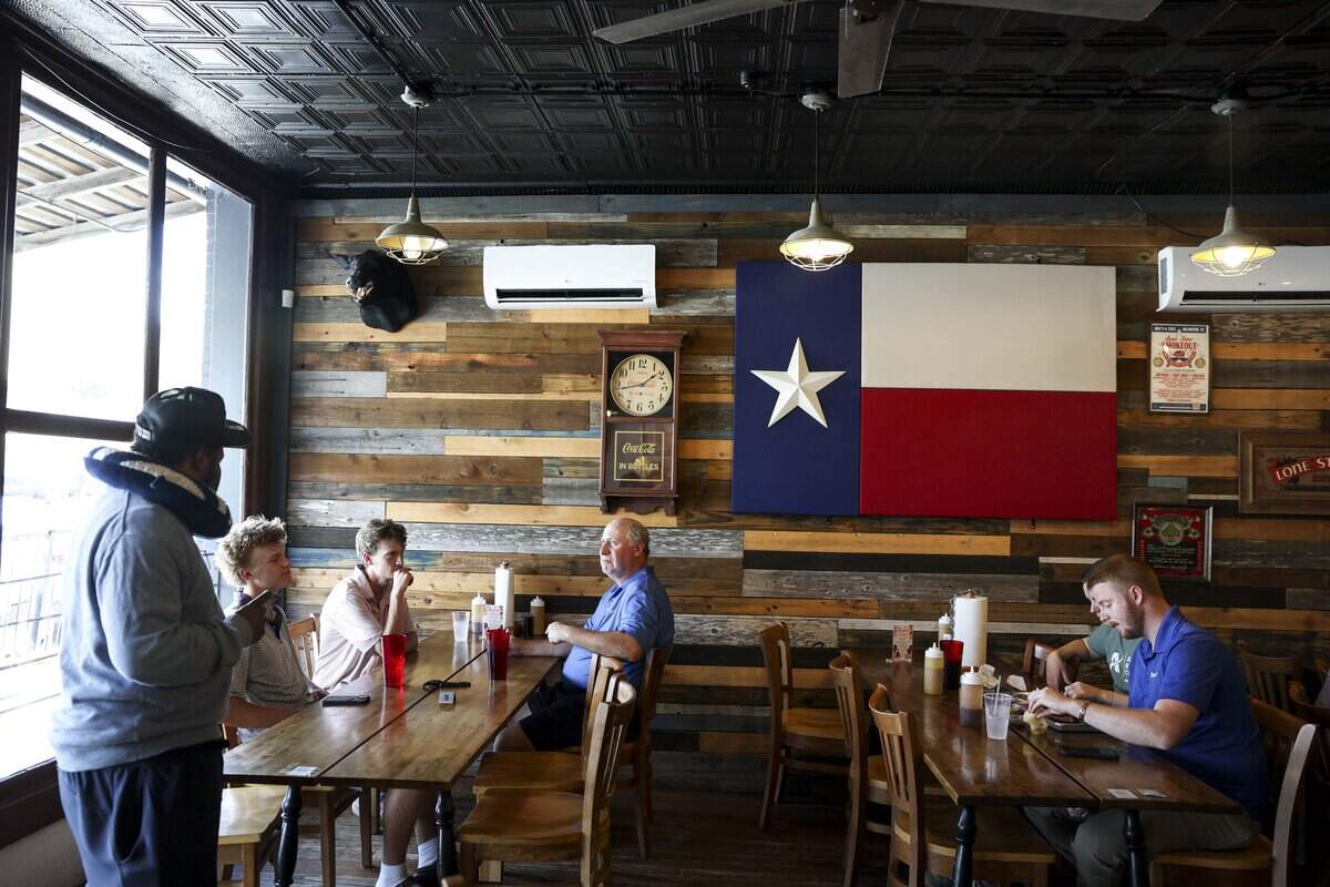 People grab lunch at Dayne's Craft Barbecue on Saturday, Aug. 15, 2026 in Aledo.