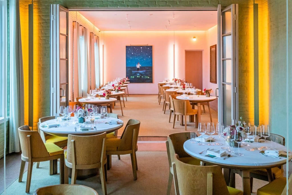 Image shows the interior Michelin-starred March restaurant in Houston.