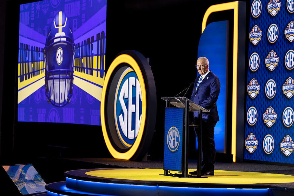 Texas judge puts SEC ban on hold, opening door for players on NFL rosters to return