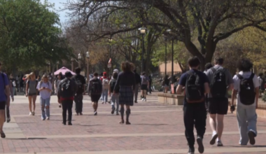How college students can maintain good mental health during school year