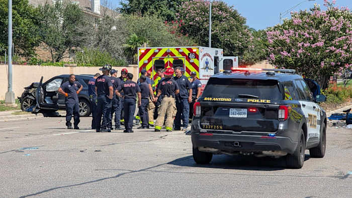 Woman killed in T-bone crash in Stone Oak, San Antonio police say