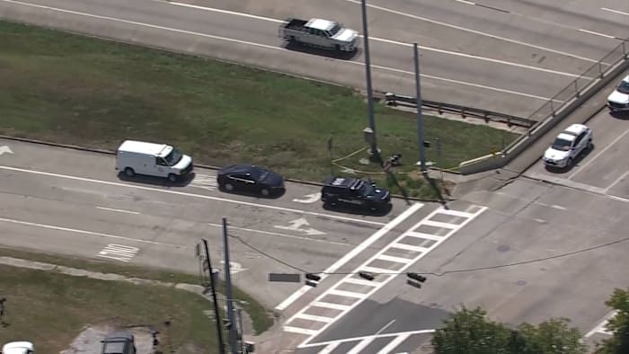 Homicide detectives investigating after body found by driver in Houston’s 5th Ward