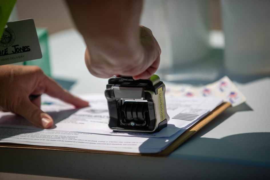 Appeals court restores Texas’ mail ID ballot requirements