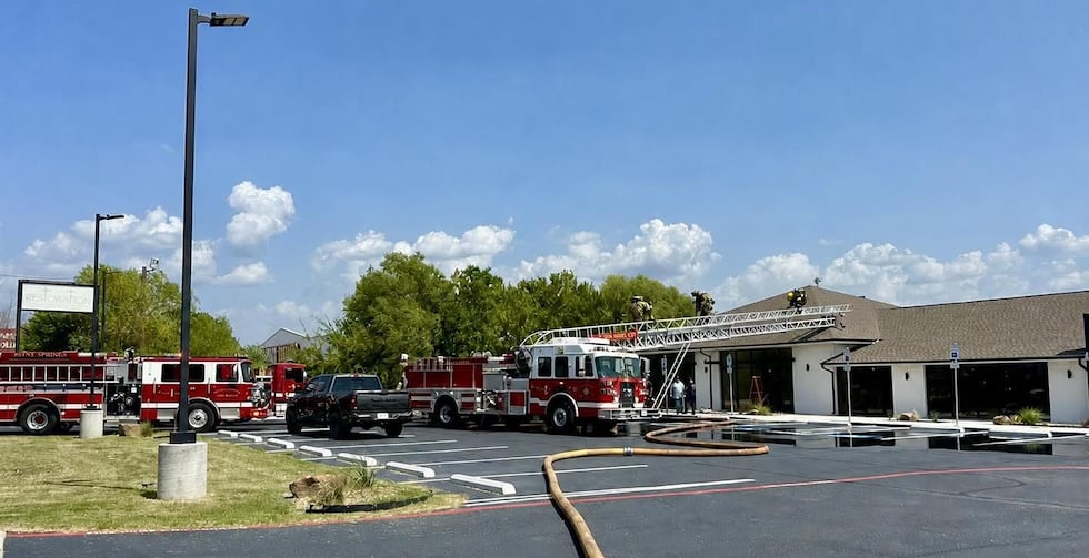 Multiple East Texas fire departments extinguish fire at business in Gun Barrel City
