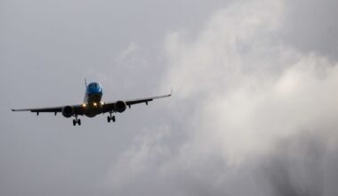 Flight from Texas to Detroit evacuated after verbal bomb threat on the plane