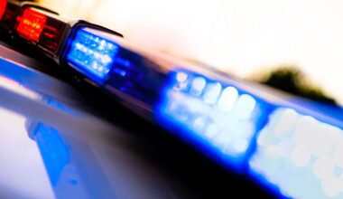 Police vehicle flashing lights. (Jason Deckman/Getty Images)