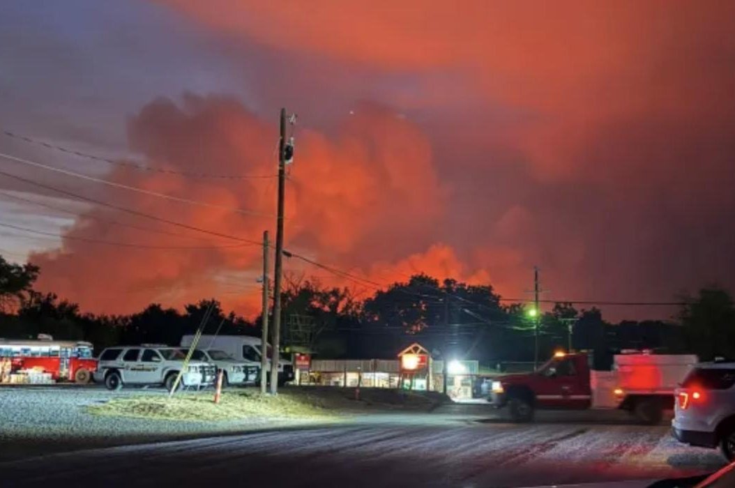 Ross Fire doubles to 50,000 acres, forces Texas evacuations