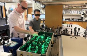 University of Texas at Austin researchers testing their new technology, sinusoidal intensity modulation speckle imaging (SIMSI).