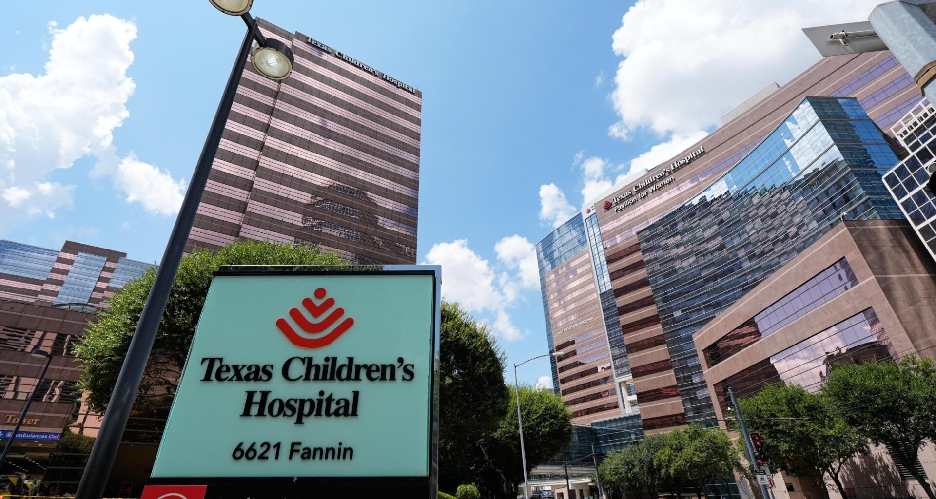 2-year-old in brain-death dispute is taken off life support and dies