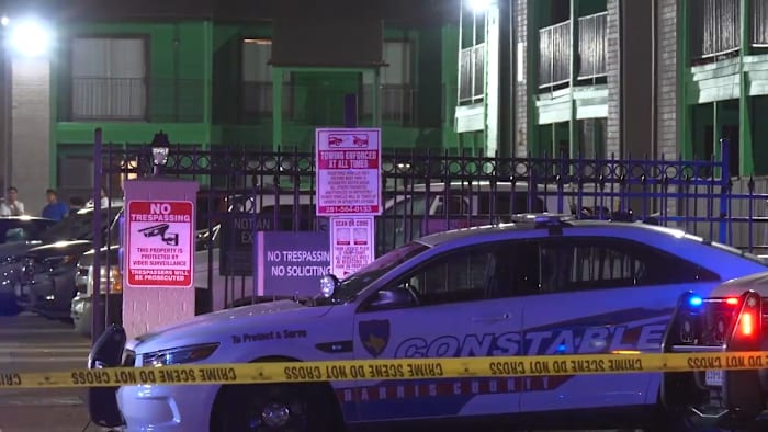 Deputies investigate teen’s death after gunfire reported at northwest Houston apartment complex