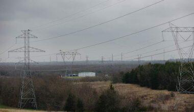 Texas regulators approve two massive West Texas transmission lines amid outcry from landowners