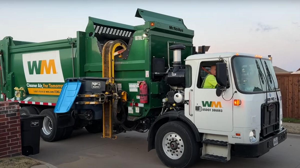 Texas law on illegal dumping and overflowing trash